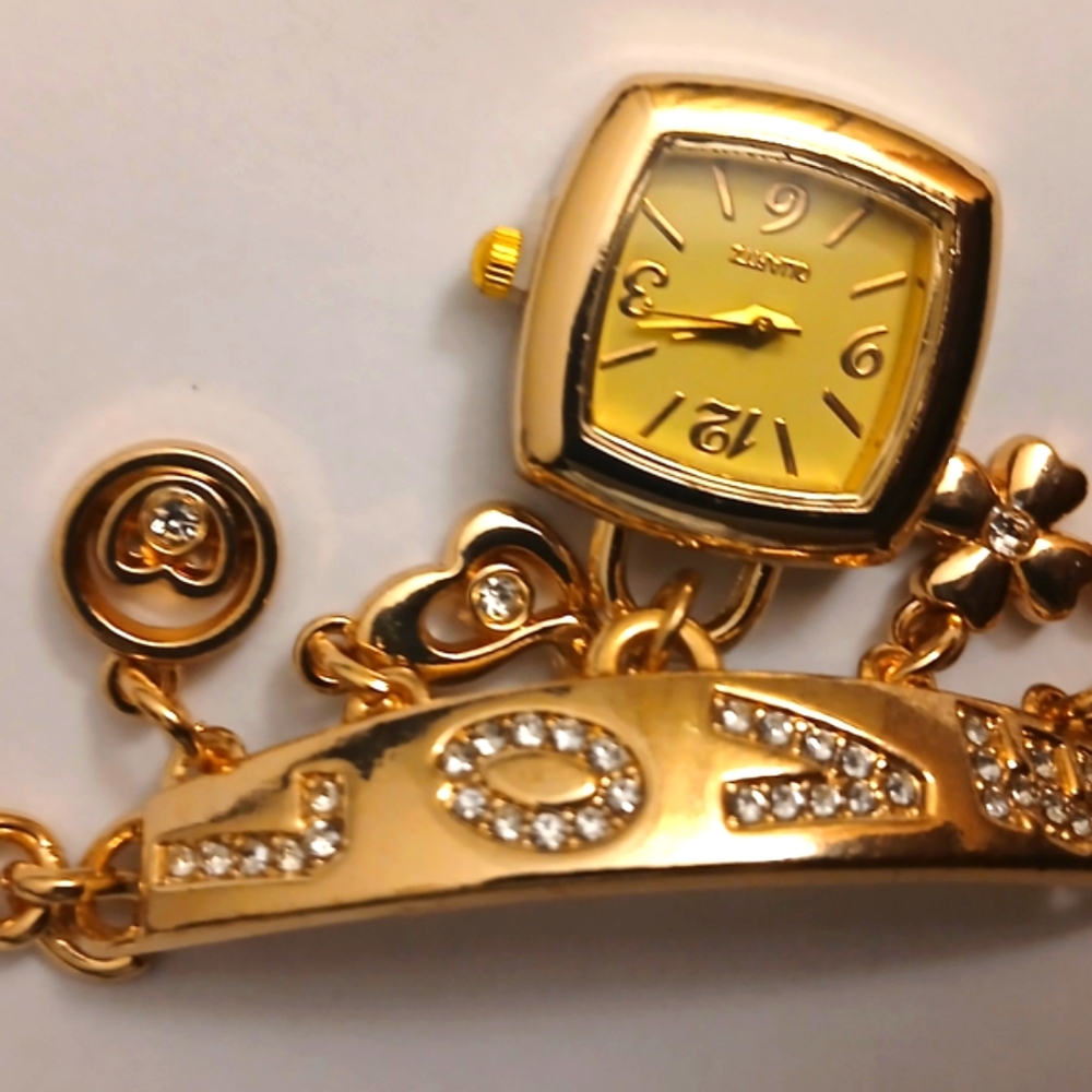 Gold Women's Quartz Bracelet Watch